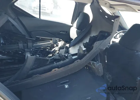 2018 Nissan Kicks Sv z USA, uszkodzony, nr VIN 3N1CP5CU5JL545218